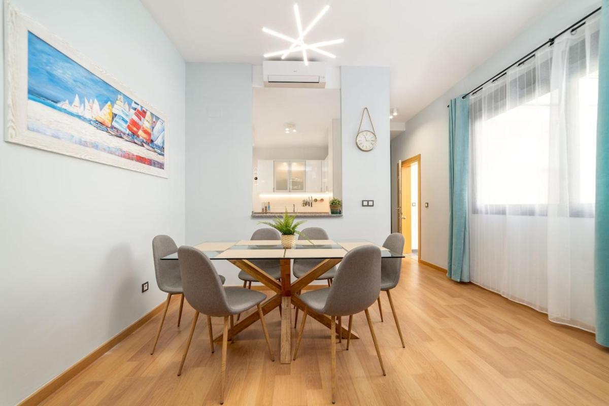 -Malagasunapts- Stylish City Centre Pool&Parking Exterior photo