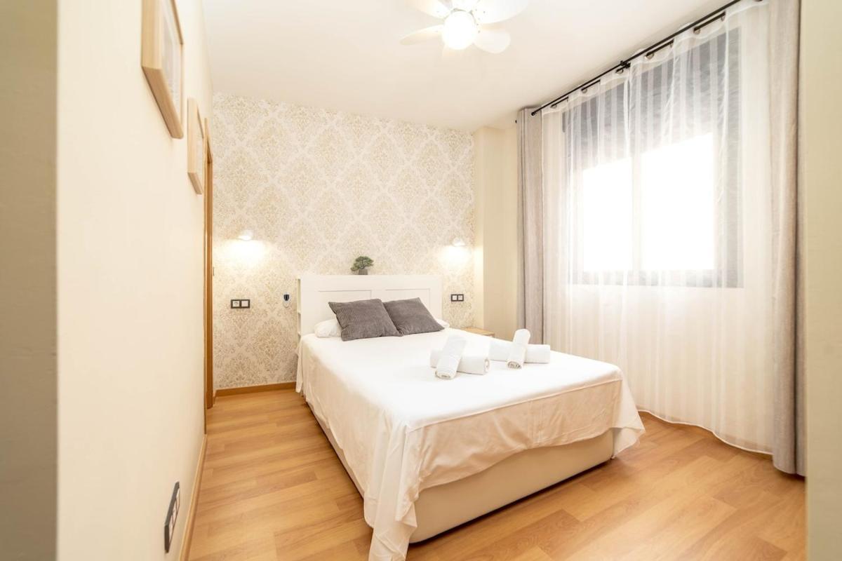 -Malagasunapts- Stylish City Centre Pool&Parking Exterior photo
