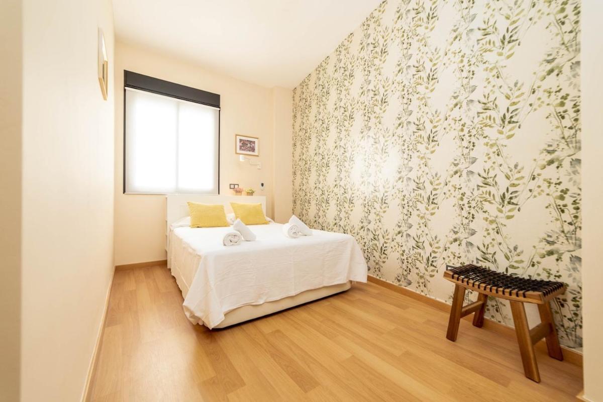 -Malagasunapts- Stylish City Centre Pool&Parking Exterior photo