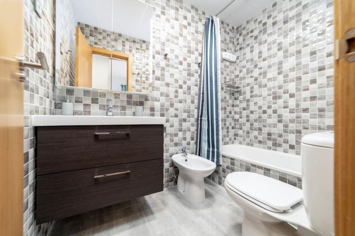 -Malagasunapts- Stylish City Centre Pool&Parking Exterior photo